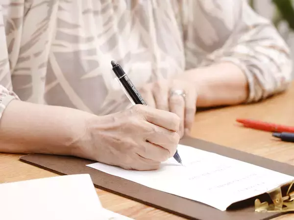 「自分史活用の第一人者、河野初江がわかりやすく動画でレッスン、人生が前向きになる「わたしノート」づくり講座」の画像