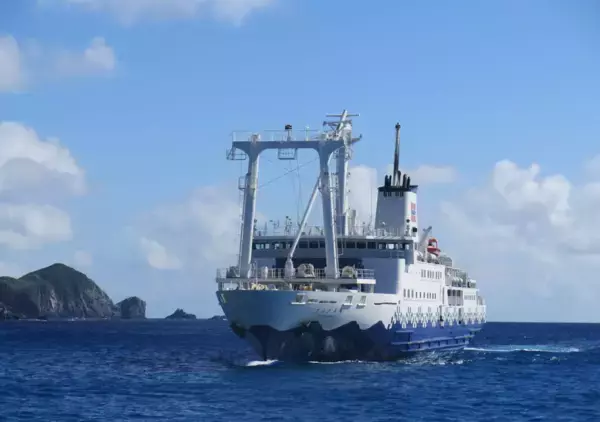 「東京の離島神津島で“釣って泊まって星に浸る3日間”」の画像