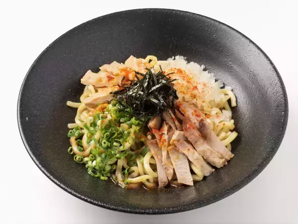 「横浜だけの特別麺！「100時間スパイス油そば」4月22日（水）販売開始！」の画像