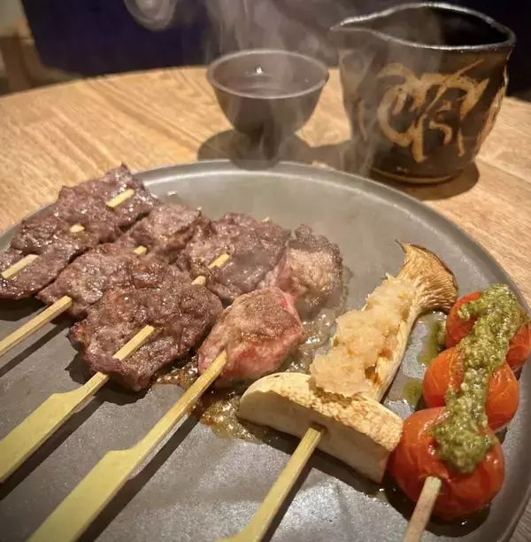 「肉の旨さ革命、始動。25年12月9日　東京・恵比寿に「日本のお酒と馬肉料理 うまえびす」堂々リニューアルオープン！」の画像