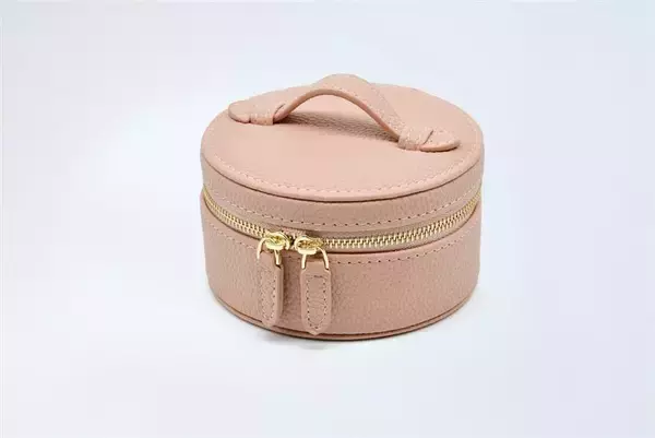 「『Christmas Fair』11月15日(土) - 12月25日(木) アイプリモ全店舗にて開催」の画像