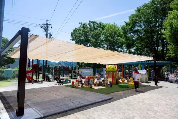 気候変動から、人・資産・未来を守る屋外インフラ　大型開閉式シェード「テラスフィア」の販売を開始