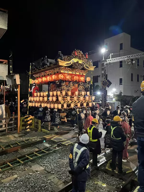 「日本三大曳山祭のひとつ「秩父夜祭」開催に合わせて夕方のお出かけに便利な時刻に蒸気機関車を特別運行　12/3(水)行田市駅始発「SL秩父曳き山夜祭り号」　全国的にも珍しい「秩父夜祭架線切り離し・屋台見学ツアー」も2年ぶりに開催」の画像