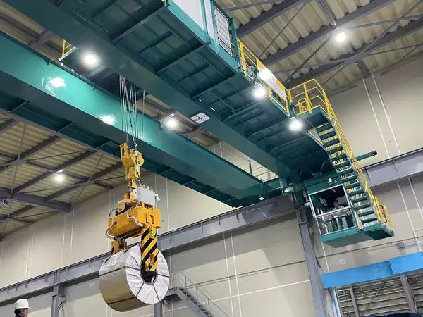 「静岡県富士市・田子の浦港の鋼材向け倉庫の建て替えを完了　無人搬送車(AGV)導入のほか　大型トレーラー転回スペース拡大で安全面も向上」の画像