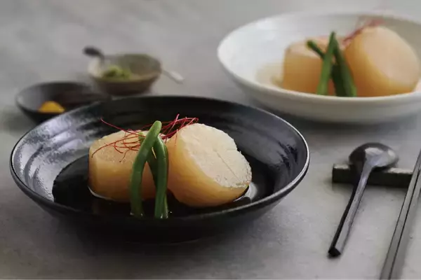 「累計自社販売1,000枚突破！美濃焼「リネア 深皿 黒耀」｜家庭からプロまで信頼される確かな食器」の画像