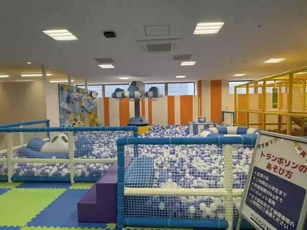 「3月26日(木)リニューアルオープン　巨大室内遊園地『キッズランドUS 福岡アイランドアイ店』ユニークでスペシャルな新コーナー登場で楽しさパワーアップ！」の画像