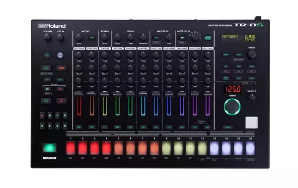「伝説的な「TR-808」「TR-909」サウンドを継承するアナログ音源搭載　リズムマシンのフラッグシップ・モデル『TR-1000』を発売」の画像
