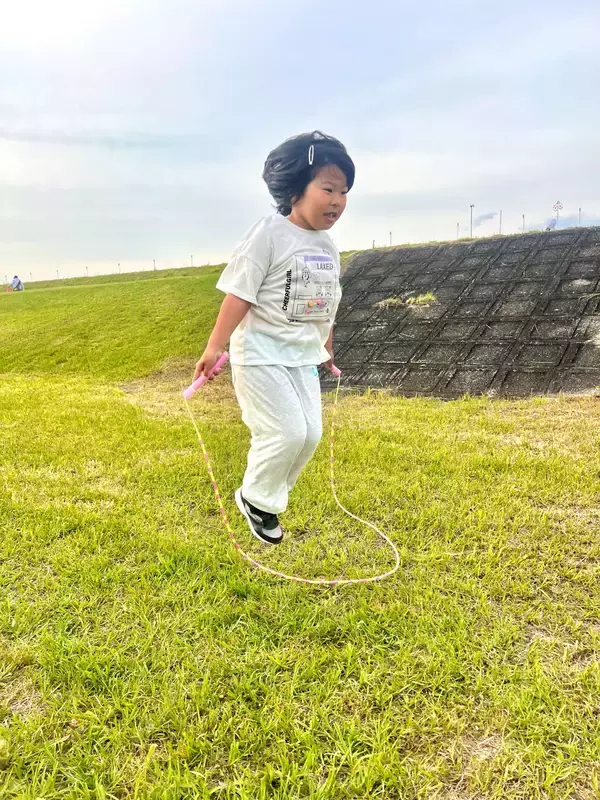 「【成功率83％】“補助輪付き”なわとびが子どもの原体験を変える。老舗ベルテックが科学で体育教育の“つまずき”を解消」の画像