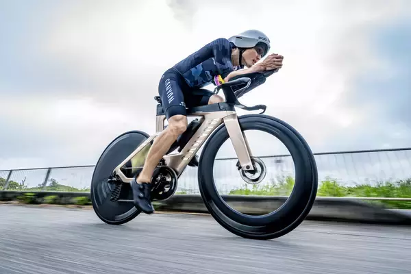 古谷純平選手のアジア初アイアンマンサブ８達成を記念したトークイベントを12月28日に開催。Speedmax 10%オフ記念クーポンを配布開始。