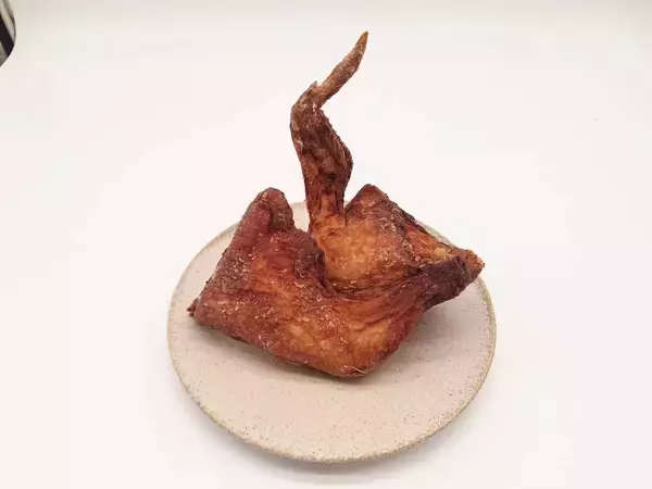 「道の駅常総が贈る「ご褒美クリスマス2025」限定企画フォトジェニックな「サーモンローズのショートケーキ丼」「いちごとピスタチオのブリュレパンケーキ」他クリスマス限定メニューが12/20から登場！」の画像