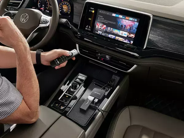 「Fire TV Stickを車内で楽しむ新提案！純正ナビが動画対応に、スマホ画面の有線表示やCarPlay／Android Autoも“ケーブルなし”で使える「GetPairr TV（Car TV Mate Pro Max）」が約1万円で登場」の画像