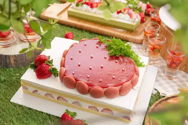 「ホテル京阪 京橋 グランデ ストロベリーガーデンピクニック「いちごスイーツビュッフェ」を開催します」の画像