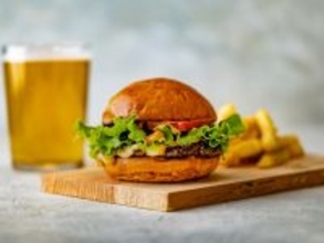 ニュウマン横浜「800°DEGREES横浜」にて神奈川素材の魅力を最大限に引き出した、牛100％粗挽きパティのクラフトバーガーを販売【2026年1月15日(木)〜】