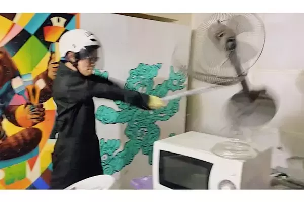 「【終電後の新常識】物壊しと斧投げバーで西新宿・大阪心斎橋・名古屋錦で深夜営業開始！」の画像