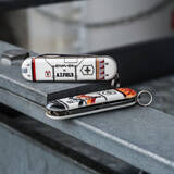 「『エヴァンゲリオン』のワークブランド「A.T.FIELD EVANGELION WORK」と「VICTORINOX」のコラボによる、エントリープラグ型マルチツールが6月19日発売」の画像4