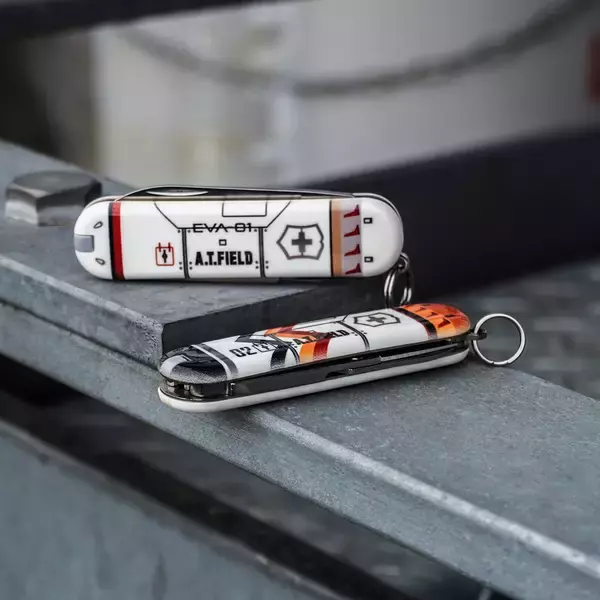「『エヴァンゲリオン』のワークブランド「A.T.FIELD EVANGELION WORK」と「VICTORINOX」のコラボによる、エントリープラグ型マルチツールが6月19日発売」の画像