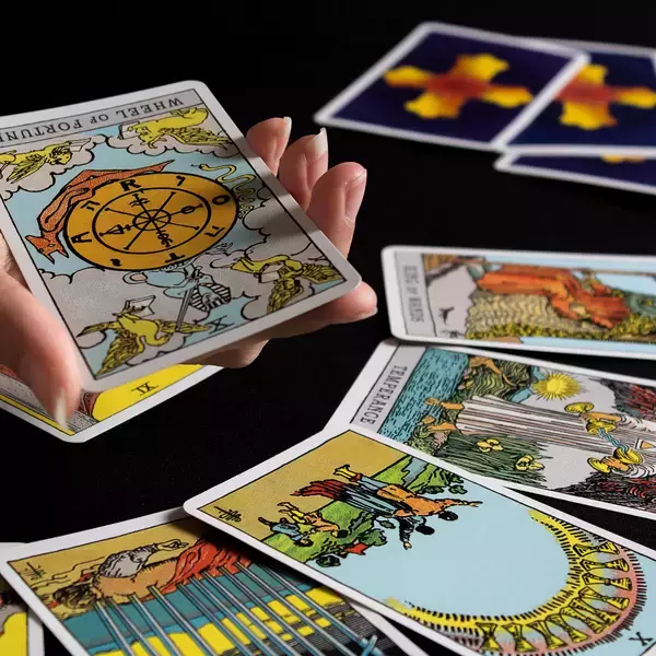 スピリチュアル従事者向け専門EC「ARCANA(アルカナ)」本格始動　ヒーラー・占い師向け卸価格×AIブレスレットデザイン機能を実装