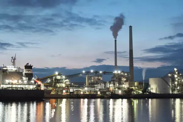 【山口県周南市】2月23日は工場夜景の日