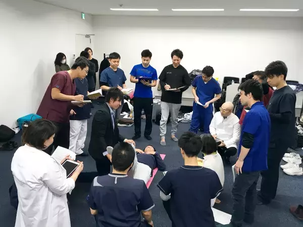 全国から来院者が絶えない広島の整体院から、業界に新しい風を！女性整体師が長く働ける社会に向け、手首を壊さない「足技整体」の専門育成プログラムを開始