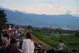 「「笛吹川県下納涼花火大会」で軒先パーキングの導入が決定」の画像2