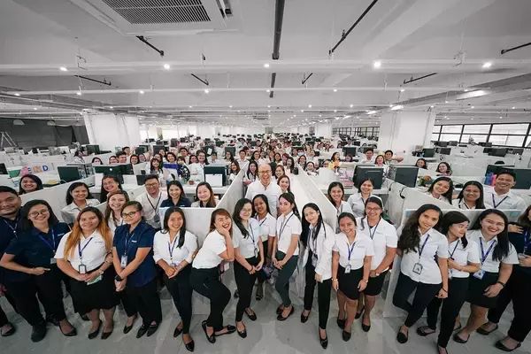 「【フィリピン教育界の頂点へ】QQEnglishが、同国で最も栄誉あるビジネス大賞の一つ「Golden Globe Awards」最高賞を受賞。専門家とユーザー双方で「No.1教育品質」と認められました」の画像