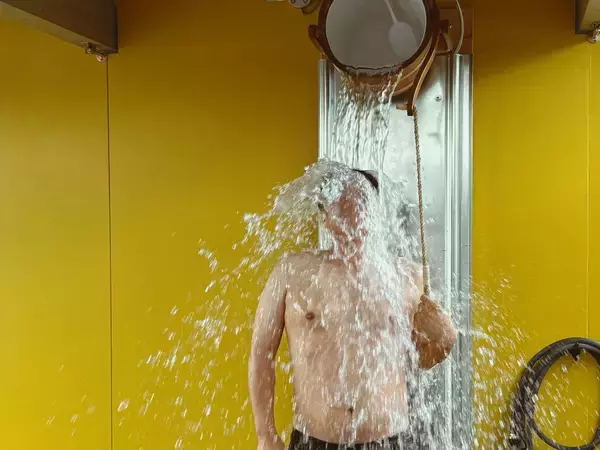 「テキサスバーベキューと名水十傑の水風呂が楽しめる「WALLOWS sauna&diner」6・7月は薪サウナを特別価格で提供」の画像