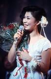 「八代亜紀、デビュー55周年にTBSの“秘蔵映像”が初DVD化！「レコ大」感動の受賞シーンや「等身大布製ポスター」付きの豪華BOX発売決定」の画像1