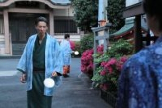 神楽坂 街歩きイマーシブシアター『記憶の質屋 ほの灯り堂』が開幕　5月3日(日・祝)まで毎日上演