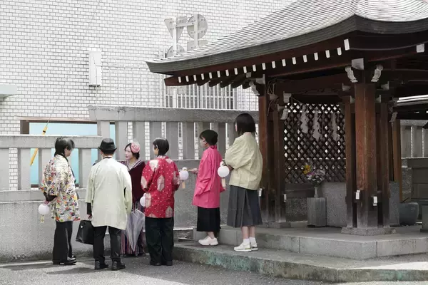 「神楽坂 街歩きイマーシブシアター『記憶の質屋 ほの灯り堂』が開幕　5月3日(日・祝)まで毎日上演」の画像