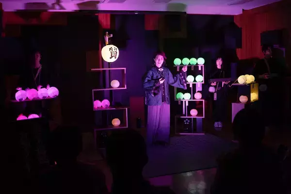 「神楽坂 街歩きイマーシブシアター『記憶の質屋 ほの灯り堂』が開幕　5月3日(日・祝)まで毎日上演」の画像