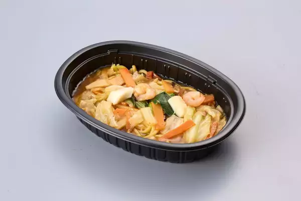 「糖質40％オフ麺でも、ラーメンの満足感を　管理栄養士監修「オヒカエメン」7月30日発売　1食300kcal以下・1日の1/3量の野菜・塩分3.3g以下を実現」の画像