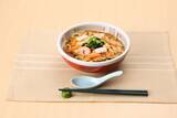 「糖質40％オフ麺でも、ラーメンの満足感を　管理栄養士監修「オヒカエメン」7月30日発売　1食300kcal以下・1日の1/3量の野菜・塩分3.3g以下を実現」の画像4