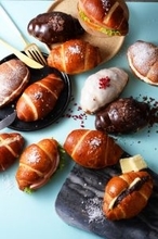 「シロクマベーカリー」が贈るブランド『焼き立て塩パンとスコーンの店「SiOKUMA BAKERY　旭川春光店」』旭川初！！12/5(金)オープン！