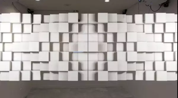 部屋が瞬間移動装置に泊まれる仮想世界『ホーリープラネット』に、時空を超える新プロジェクションマッピングが登場！