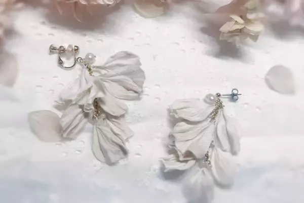 「国内シェア90％の布花クロス専用メーカーが「布花」の常識を覆す。インフルエンサーと共同開発した「専門道具不要」の初心者向けキットを発売。」の画像