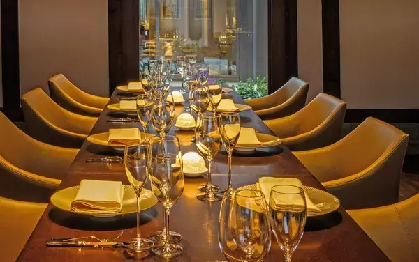 「大阪から列車で2時間半・東京からは3時間、1泊2日のおとな旅初めて訪れてもどこか懐かしい、ご褒美の待つ港町へ福井・三国湊の伝統的な町家ホテル「オーベルジュほまち 三國湊」で味わう、ミシュランフレンチ」の画像