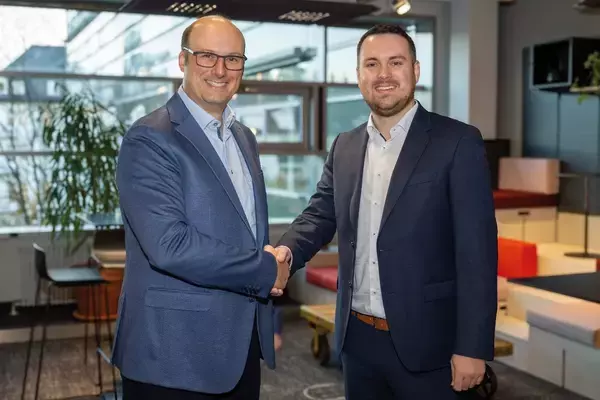 IPG Automotiveとb-plus automotive、ADAS/自動運転の妥当性検証で戦略的パートナーシップを締結