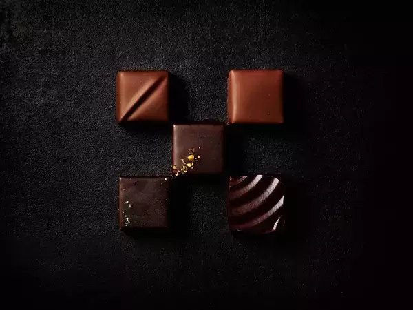 「〈2026年XXOCOA(ショコア)のバレンタイン〉炎の演出＆出来たて実演販売、糸島レモン×八女抹茶×青島みかん　九州産素材の限定スイーツがずらり登場！博多阪急・大丸福岡天神で催事限定発売」の画像