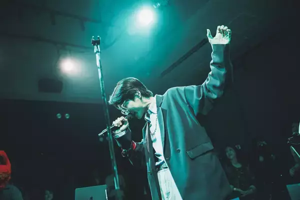 「Offo tokyo、猫の日に新曲リリース＆全国ツアーを発表！赤猫に進化した Nemoがフロアを圧倒！」の画像