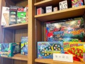 温泉の夜はスマホを置いて「アナログ」に盛り上がる！ホテル一望、人気の『無料貸出ボードゲーム』に新作3種を追加