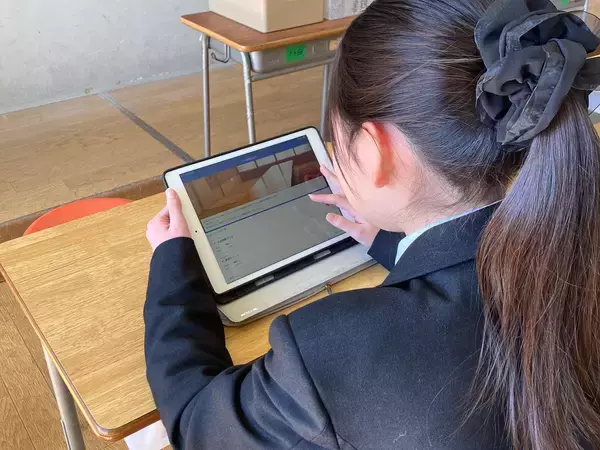 「大阪信愛学院中学校が英検合格率93％を達成半数が準2級合格、スタディサプリEnglishで全国上位1％の成果も」の画像