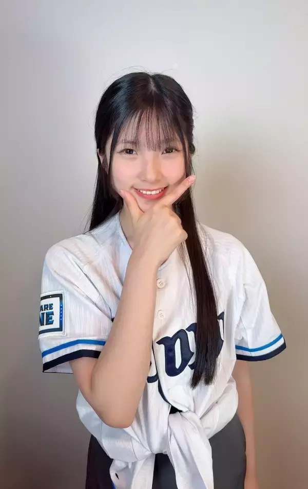 最年少ラウンドガール・MIUが西武ライオンズの始球式に登場！