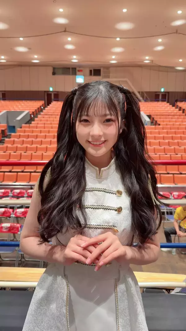 「最年少ラウンドガール・MIUが西武ライオンズの始球式に登場！」の画像