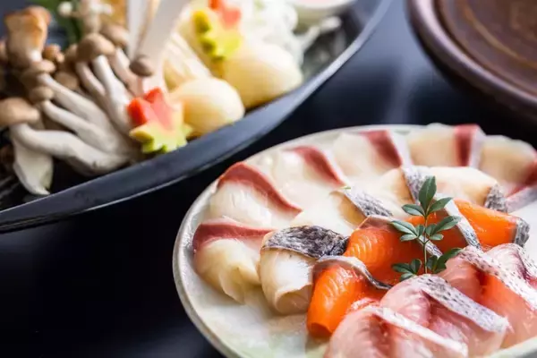「海の京都で夏の余韻と秋の味覚を楽しむレイトサマー旅。海まで30秒！活け〆白いかと客室温泉を満喫/ 京都府京丹後市夕日ヶ浦温泉「海辺の温泉 食旅　一望館」」の画像