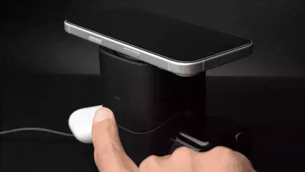 「「電動トランスフォーム型」3-in-1充電器　1月16日よりCAMPFIREで超短期プロジェクト始動！～ 日本限定「JAPANBLACK」進化した冷却機構で、ワイヤレス充電の常識を塗り替える。 ～」の画像