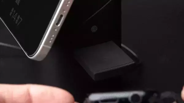 「「電動トランスフォーム型」3-in-1充電器　1月16日よりCAMPFIREで超短期プロジェクト始動！～ 日本限定「JAPANBLACK」進化した冷却機構で、ワイヤレス充電の常識を塗り替える。 ～」の画像