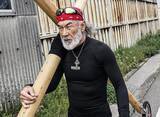 「【粋を目指す野暮であれ】ストリートブランドDIVINERが、不良牧師ことアーサー・ホーランドと異色の対談を公開。「真の強さ」を再定義する。」の画像1