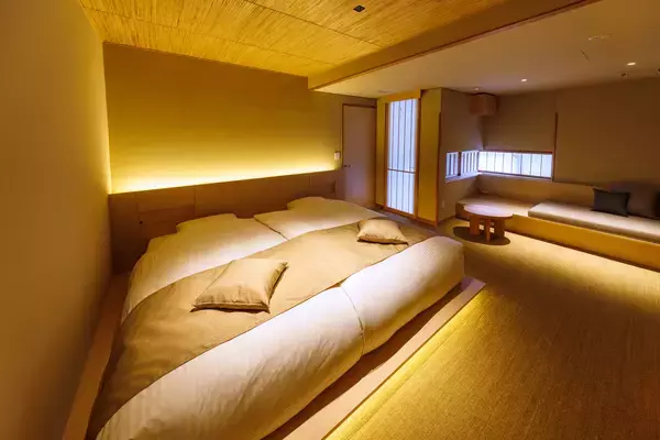 「奥湯河原の温泉旅館「奥湯河原 結唯 -YUI-」本館をフルリニューアル　1フロア1室の“私邸型ラグジュアリー客室”誕生　サウナ・天然温泉付き新客室オープンキャンペーン実施中！」の画像