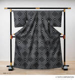 「スペースインベーダーと出会った、本場奄美大島紬　日本最古※の染色織物と日本発のビデオゲームキャラクターがコラボ　2026年3月20日(金)よりクラウドファンディングにて予約販売開始」の画像3