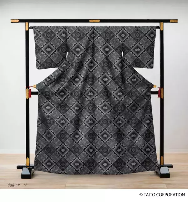 「スペースインベーダーと出会った、本場奄美大島紬　日本最古※の染色織物と日本発のビデオゲームキャラクターがコラボ　2026年3月20日(金)よりクラウドファンディングにて予約販売開始」の画像